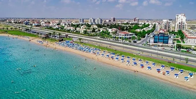Apartment Long Beach'De Stuedyo Daire Aglantzia