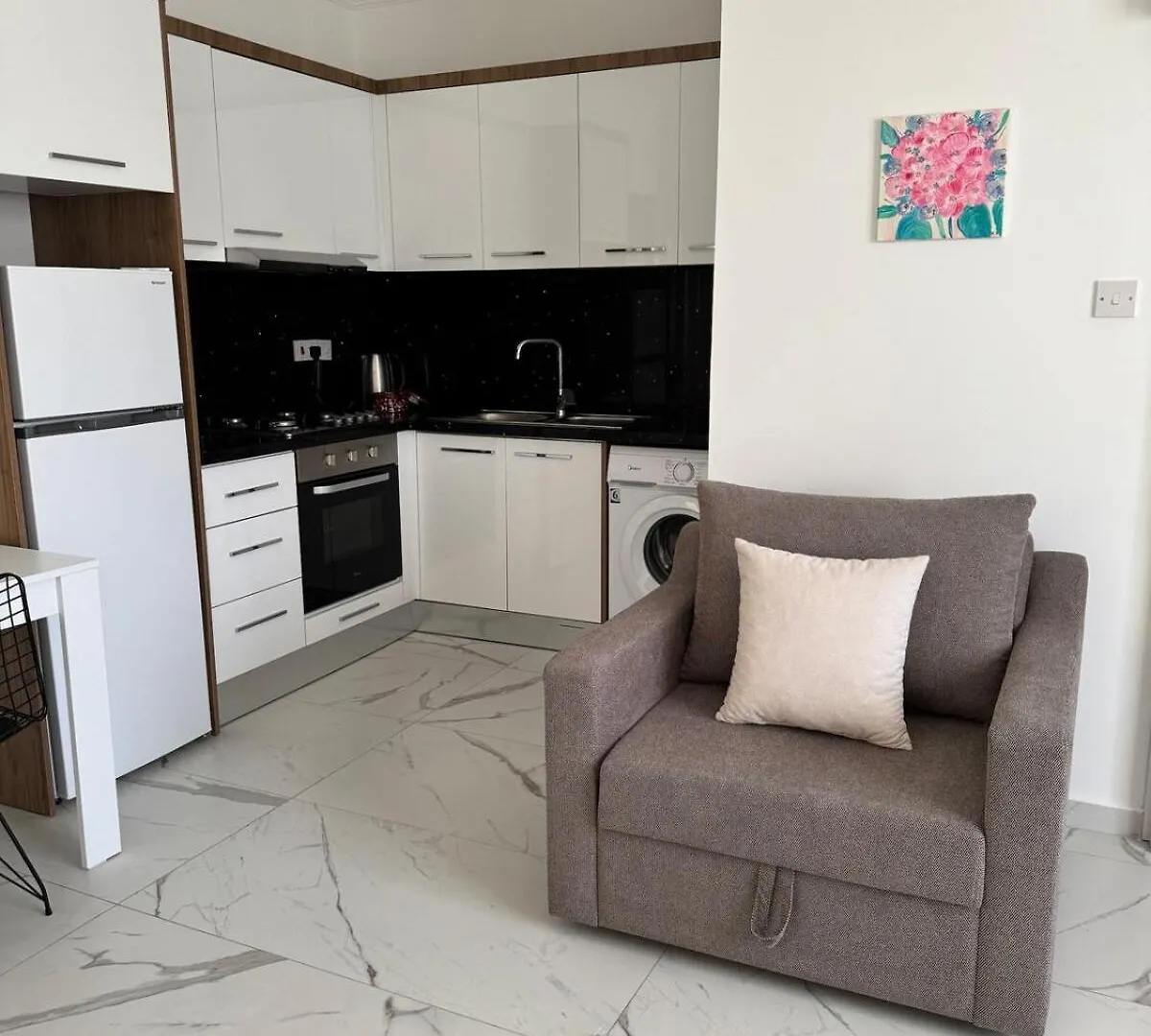 Apartment Long Beach'De Stuedyo Daire Aglantzia Cyprus